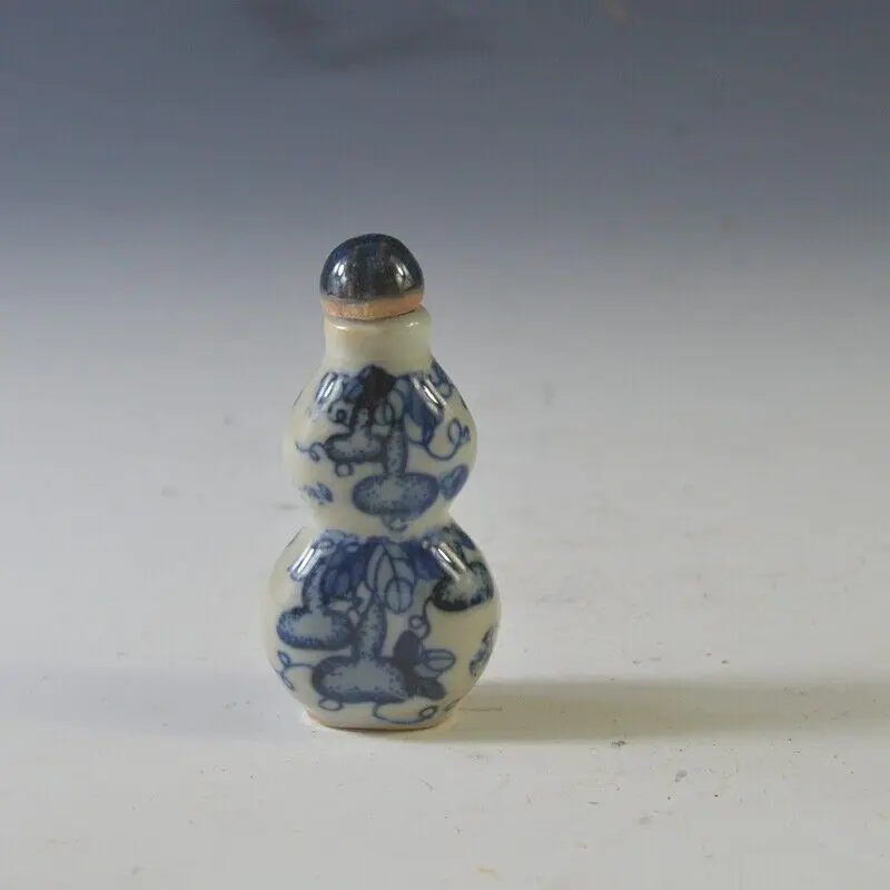 Китайски бяло-син порцелан с шарени тиква Бутилка за смъркане на тютюн във формата на тиква 2,8 инча