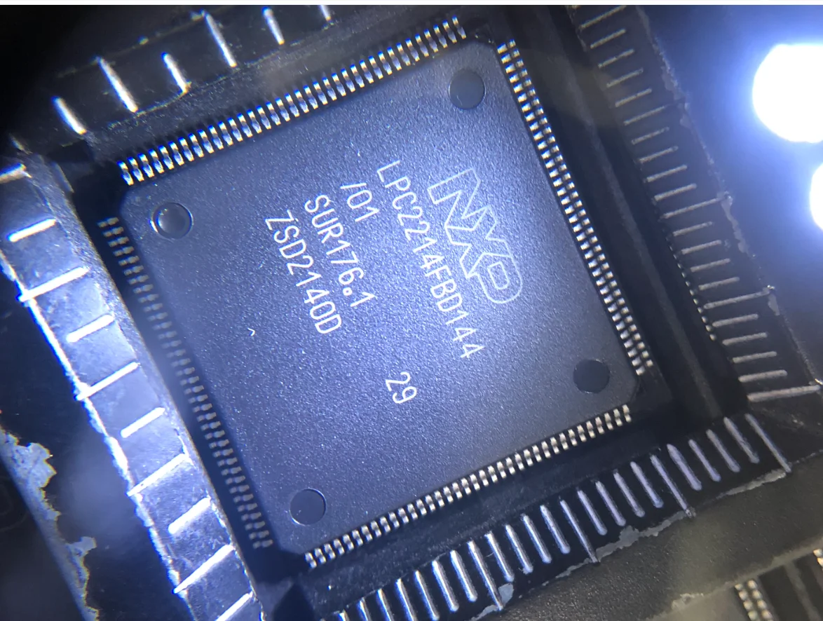 LPC2214FBD144 LPC2214 LQFP144 ARM микроконтролер 100% чисто нов оригинален, интегрална схема, електронен компонент IC