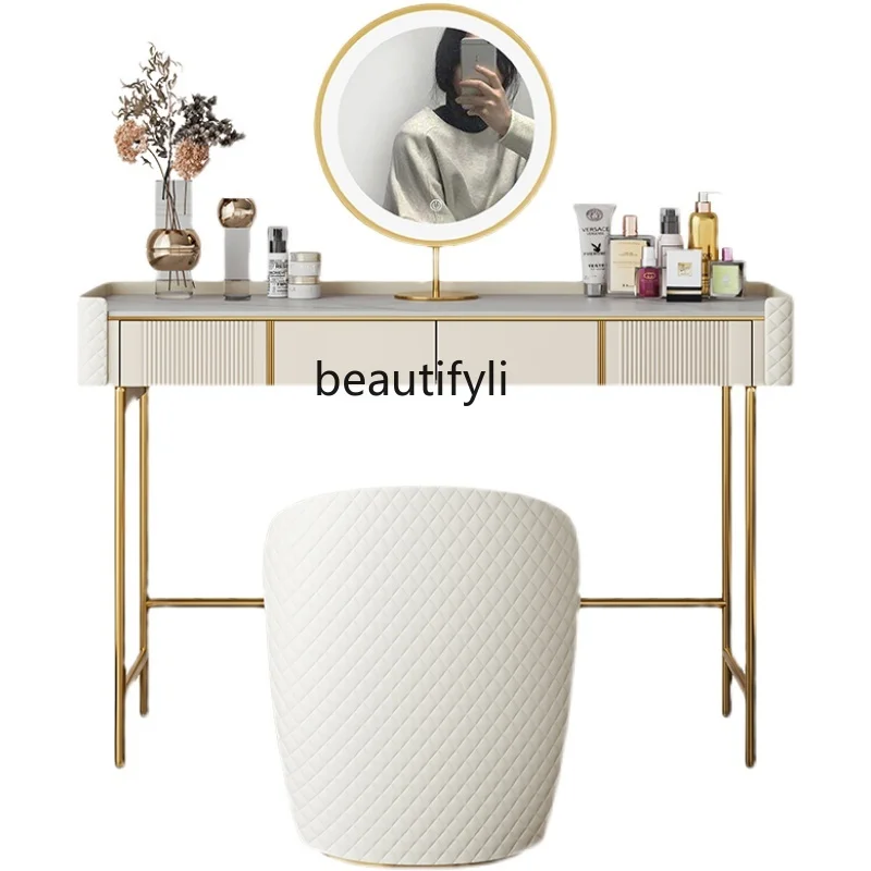 Лесен Луксозен тоалетка в италиански стил, модерен минималистичен кръгла маса за грим с еркер, мебели за спалня в скандинавски стил.