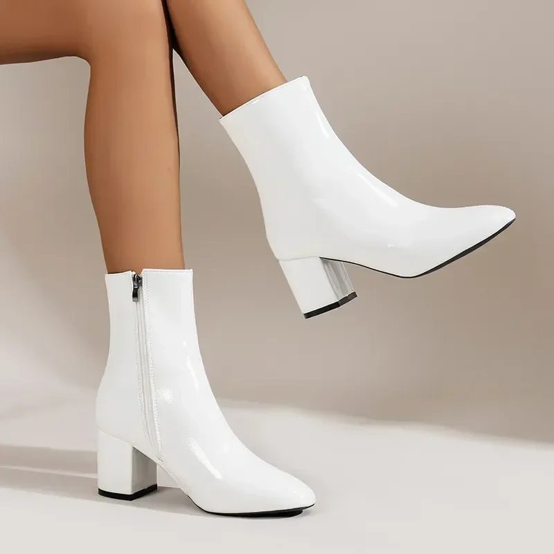 Бели Дамски Ботильоны със Страничен Цип, Стрейчевые Къси Ботуши на Среден Ток в Голям Размер, Модерен Остроносые Обувки Botas De Mujer 2024