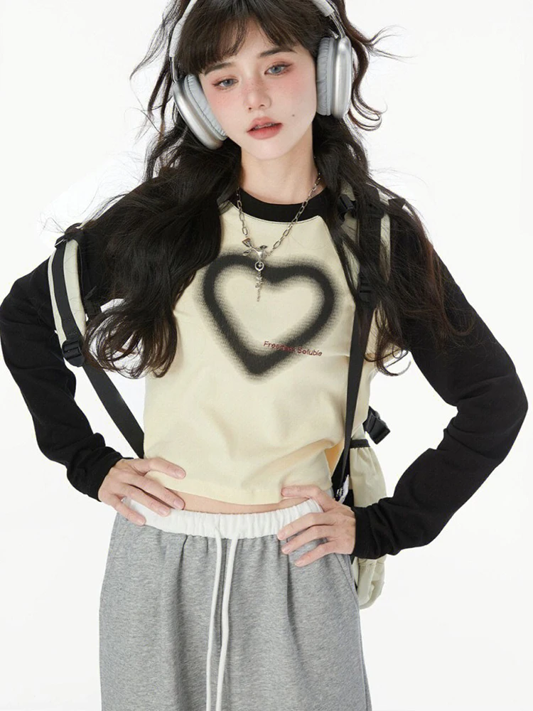 Реколта тениска с принтом на сърцето, дамски пролетни блузи с дълъг ръкав и кръгло деколте, монтиране приятелка, Корейски модерен съкратен топ в опрятном стил, сладки ежедневни тениски