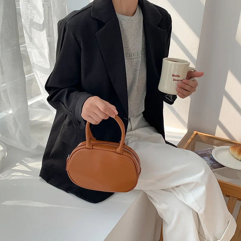 2023 Нова дамски малка кръгла чанта, модерен универсална ежедневна чанта, скъпа мини чанта